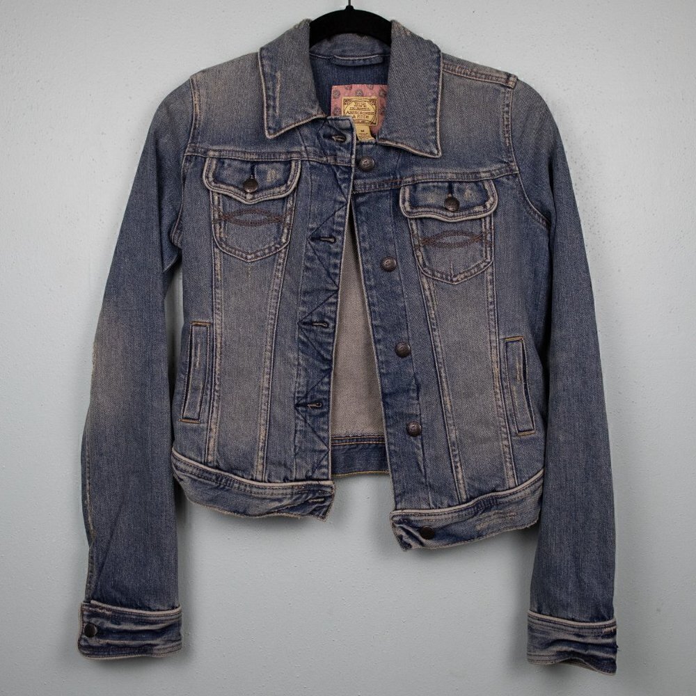 Abercrombie & Fitch distressed jean jacket-M
